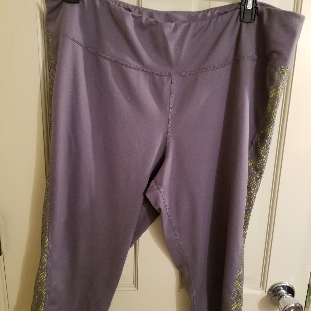 Cato plus size workout crop pants